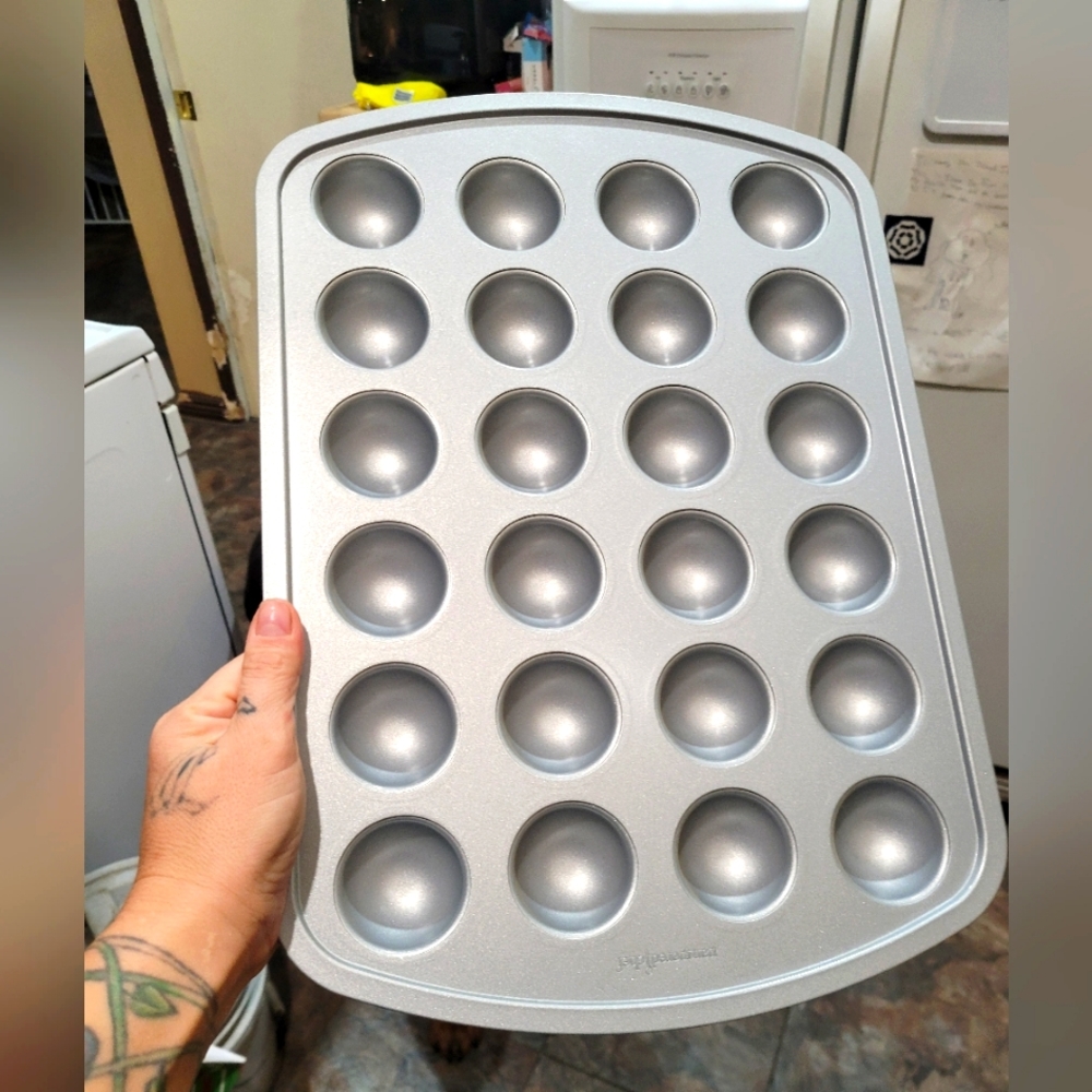 Pampered Chef Donuthole Pan Used once only!